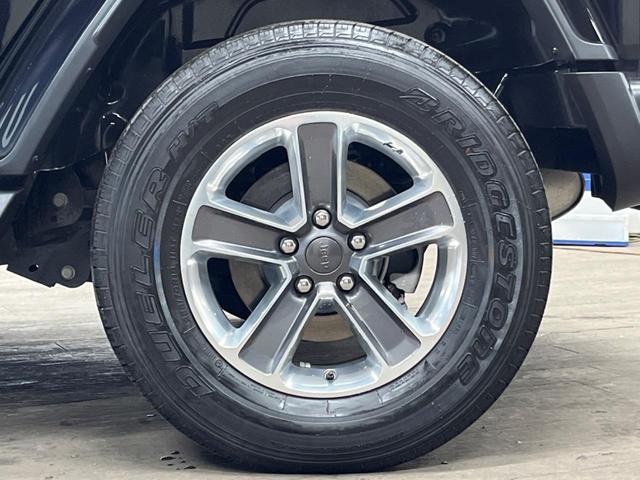 ジープ・ラングラーアンリミテッド サハラ　純正ナビ　フルセグ　バックカメラ　アダプティブクルーズコントロール　ブラインドスポットアシスト　黒革シート　シートヒーター　ＬＥＤヘッドライト　ＬＥＤフォグライト　オートハイビーム　スマートエントリー（34枚目）