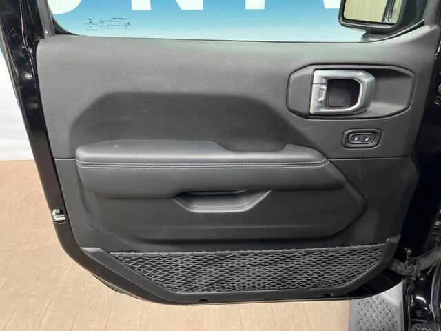 ジープ・ラングラーアンリミテッド サハラ　純正ナビ　フルセグ　バックカメラ　アダプティブクルーズコントロール　ブラインドスポットアシスト　黒革シート　シートヒーター　ＬＥＤヘッドライト　ＬＥＤフォグライト　オートハイビーム　スマートエントリー（36枚目）