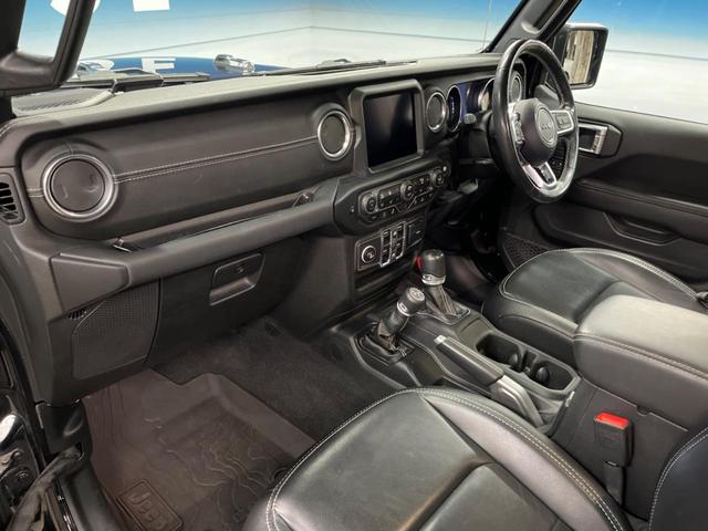 ジープ・ラングラーアンリミテッド サハラ　純正ナビ　フルセグ　バックカメラ　アダプティブクルーズコントロール　ブラインドスポットアシスト　黒革シート　シートヒーター　ＬＥＤヘッドライト　ＬＥＤフォグライト　オートハイビーム　スマートエントリー（39枚目）