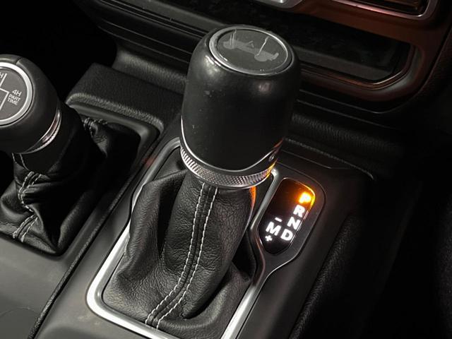 ジープ・ラングラーアンリミテッド サハラ　純正ナビ　フルセグ　バックカメラ　アダプティブクルーズコントロール　ブラインドスポットアシスト　黒革シート　シートヒーター　ＬＥＤヘッドライト　ＬＥＤフォグライト　オートハイビーム　スマートエントリー（41枚目）