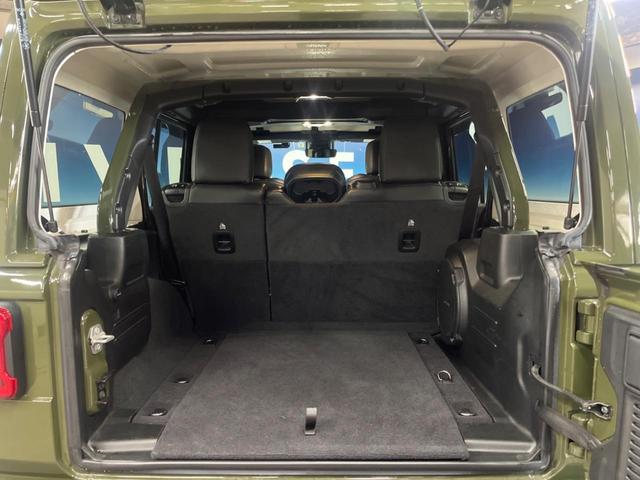 ジープ・ラングラーアンリミテッド サハラ　純正ナビ　Ａｐｐｌｅｃａｒｐｌａｙ　フルセグ　フロント・サイド・バックカメラ　アダプティブクルーズコントロール　ブラインドスポットアシスト　黒革シート　シートヒーター　デュアルオートエアコン　ＥＴＣ（11枚目）