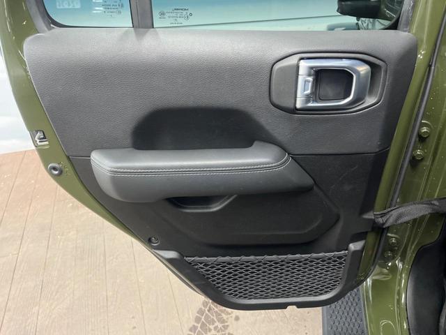 ジープ・ラングラーアンリミテッド サハラ　純正ナビ　Ａｐｐｌｅｃａｒｐｌａｙ　フルセグ　フロント・サイド・バックカメラ　アダプティブクルーズコントロール　ブラインドスポットアシスト　黒革シート　シートヒーター　デュアルオートエアコン　ＥＴＣ（31枚目）