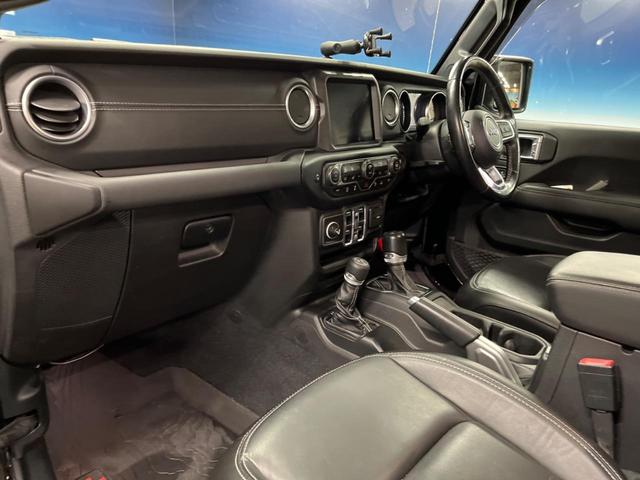 ジープ・ラングラーアンリミテッド サハラ　純正ナビ　フルセグ　Ａｐｐｌｅｃａｒｐｌａｙ　フロント・サイド・バックカメラ　アダプティブクルーズコントロール　パークセンサー　黒革シート　シートヒーター　ＬＥＤヘッドライト　ＬＥＤフォグライト（49枚目）
