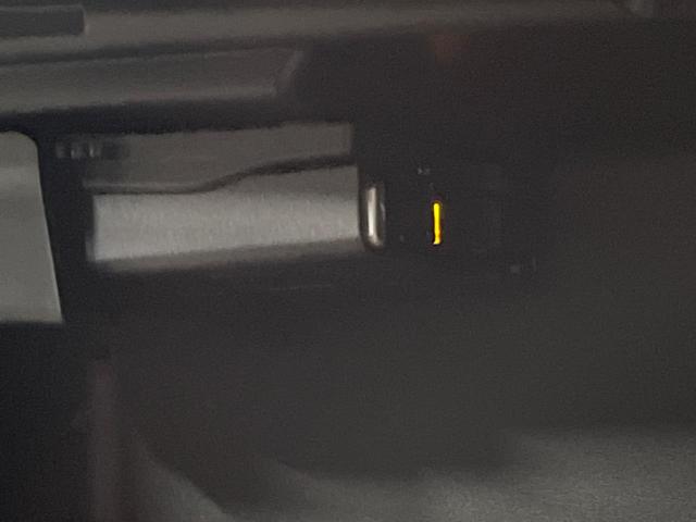 Ｂクラス Ｂ１８０　スポーツ　ベーシックパッケージプラス　レーダーセーフティパッケージ　純正ナビ　地デジ　リアビューカメラ　パークトロニック　純正１８インチアルミ　シートヒーター　ＬＥＤヘッドランプ　キーレスゴー　ＥＴＣ　禁煙車（58枚目）