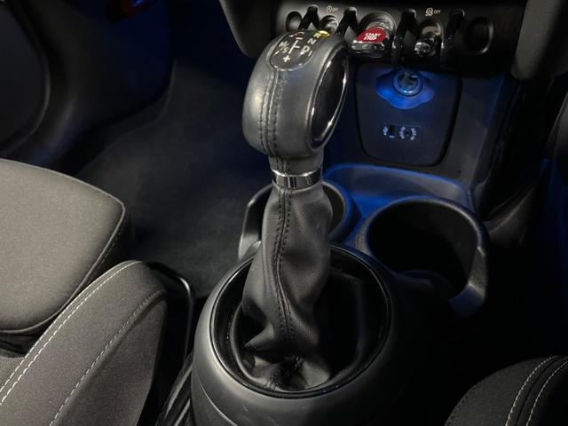 ＭＩＮＩ クーパーＳＤ　５ドア　ペッパーパッケージ　インテリジェントセーフティ　クルーズコントロール　ナビゲーションパッケージ　リアビューカメラ　パークディスタンスコントロール　純正１７インチアルミ　Ｂｌｕｅｔｏｏｔｈ（13枚目）