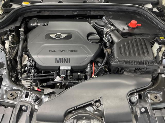 ＭＩＮＩ クーパーＳＤ　５ドア　ペッパーパッケージ　インテリジェントセーフティ　クルーズコントロール　ナビゲーションパッケージ　リアビューカメラ　パークディスタンスコントロール　純正１７インチアルミ　Ｂｌｕｅｔｏｏｔｈ（20枚目）