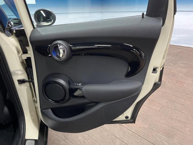 ＭＩＮＩ クーパーＳＤ　５ドア　ペッパーパッケージ　インテリジェントセーフティ　クルーズコントロール　ナビゲーションパッケージ　リアビューカメラ　パークディスタンスコントロール　純正１７インチアルミ　Ｂｌｕｅｔｏｏｔｈ（34枚目）