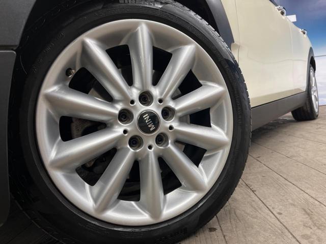 ＭＩＮＩ クーパー　クラブマン　ペッパーパッケージ　純正ナビ　リアビューカメラ　クルーズコントロール　Ｂｌｕｅｔｏｏｔｈ　コンフォートアクセス　エキサイトメントパッケージ　スルーローディングシステム　ＥＴＣ　禁煙車（15枚目）