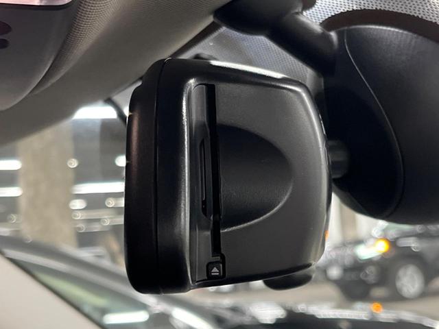 ＭＩＮＩ クーパー　クラブマン　ペッパーパッケージ　純正ナビ　リアビューカメラ　クルーズコントロール　Ｂｌｕｅｔｏｏｔｈ　コンフォートアクセス　エキサイトメントパッケージ　スルーローディングシステム　ＥＴＣ　禁煙車（49枚目）