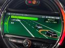 クーパーＤ　５ドア　ＬＥＤライトパッケージ　カメラ／パーキングアシストパッケージ　アドバンスドテクノロジーパッケージ　ペッパーパッケージ　純正ナビ　デュアルオートエアコン　純正１５インチアルミホイール　ＥＴＣ（43枚目）