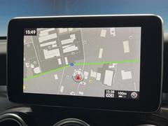 ●純正ナビ：一体感のあるナビは、高級感ある車内を演出してくれます。Ｂｌｕｅｔｏｏｔｈ再生などオーディオ機能も充実しておりますので、運転もより楽しめます♪ 5