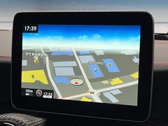 ●純正ナビ：一体感のあるナビは、高級感ある車内を演出してくれます。オーディオ機能も充実しておりますので、運転もより楽しめます♪ 5