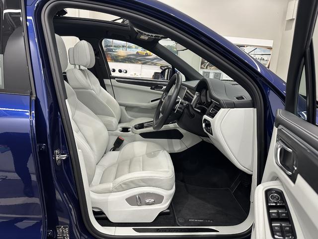 マカン マカンGTS パノラマルーフ・パワステプラス・BOSE(8枚目)