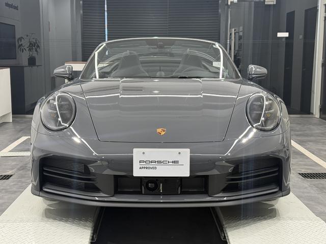 ９１１ ９１１カレラＳ　カブリオレ　外装色スレートグレーネオ（2枚目）