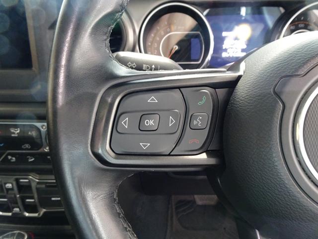 ジープ・ラングラーアンリミテッド ウィリス　アダプティブクルーズコントロール　Ｂｌｕｅｔｏｏｔｈ　ＡｐｐｌｅＣａｒＰｌａｙ　フロントカメラ　サイドカメラ　バックカメラ　純正１７インチアルミホイール　ＥＴＣ　認定中古車保証付き（23枚目）