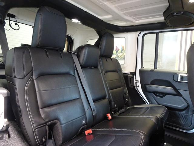 ジープ・ラングラーアンリミテッド ワンオーナー 黒革シ-ト LEDライト Bカメラ Bluetooth純正ナビ 前後ドラレコ AppleCarPlay ナビ フルセグTV レーダーブレーキ BMS Bカメラ ETC 純正アルミ(19枚目)