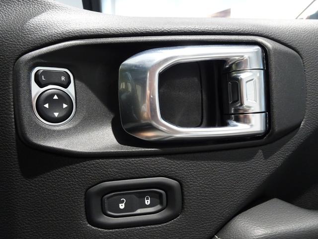 ジープ・ラングラーアンリミテッド ワンオーナー 黒革シ-ト LEDライト Bカメラ Bluetooth純正ナビ 前後ドラレコ AppleCarPlay ナビ フルセグTV レーダーブレーキ BMS Bカメラ ETC 純正アルミ(32枚目)