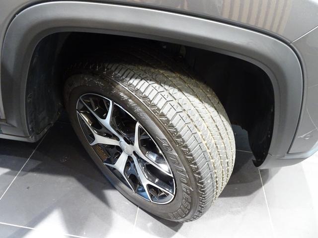 ジープ・コマンダー リミテッド ディーゼル 7人乗り 3列シート 純正ナビ・全周囲カメラ・CarPlay・Bluetooth・スマートキー・LEDライト・純正18インチAW・コーナーセンサー・パワーバックドア・シートヒーター・ETC(9枚目)