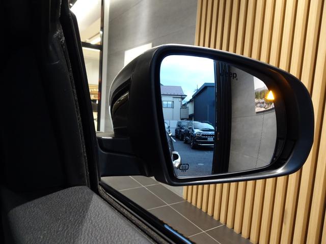 ジープ・コマンダー リミテッド ディーゼル 7人乗り 3列シート 純正ナビ・全周囲カメラ・CarPlay・Bluetooth・スマートキー・LEDライト・純正18インチAW・コーナーセンサー・パワーバックドア・シートヒーター・ETC(12枚目)