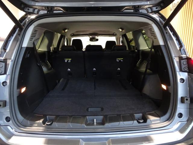 ジープ・コマンダー リミテッド ディーゼル 7人乗り 3列シート 純正ナビ・全周囲カメラ・CarPlay・Bluetooth・スマートキー・LEDライト・純正18インチAW・コーナーセンサー・パワーバックドア・シートヒーター・ETC(14枚目)