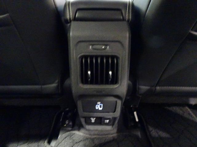 ジープ・コマンダー リミテッド ディーゼル 7人乗り 3列シート 純正ナビ・全周囲カメラ・CarPlay・Bluetooth・スマートキー・LEDライト・純正18インチAW・コーナーセンサー・パワーバックドア・シートヒーター・ETC(23枚目)