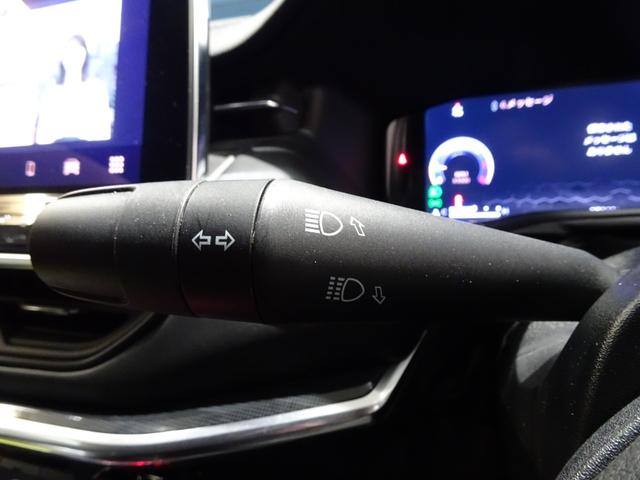 ジープ・コマンダー リミテッド ディーゼル 7人乗り 3列シート 純正ナビ・全周囲カメラ・CarPlay・Bluetooth・スマートキー・LEDライト・純正18インチAW・コーナーセンサー・パワーバックドア・シートヒーター・ETC(29枚目)