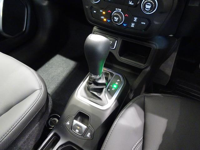 ジープ・レネゲード アルティテュード e-ハイブリッド 10.1インチナビ/AppleCarPlay/LEDヘッド/黒革/パワーシート/シートヒーター/Bluetooth/ヒルスタートアシスト/Bカメラ/ACC/BSM/レーンセンスプラス/レーダーブレーキ(41枚目)