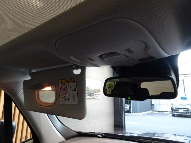 照明付きバニティミラー