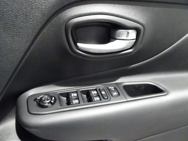 ジープ・レネゲード アルティテュード e-ハイブリッド(32枚目)