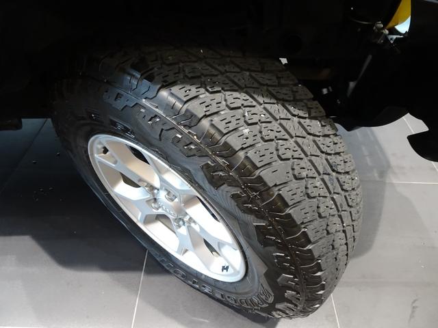 ジープ・ラングラーアンリミテッド アイランダー 限定車/3600CC/CarPlay/Bluetooth/Bカメラ/フロント・リアカメラ/前後障害物センサー/LEDヘッドライト/ETC/純正17インチAW(9枚目)