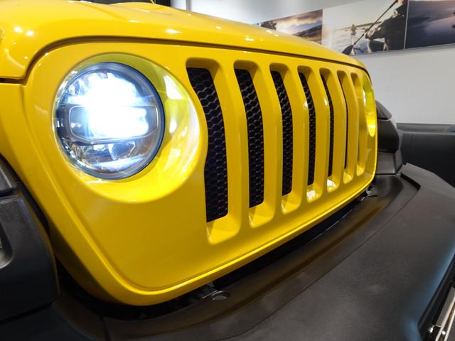 ジープ・ラングラーアンリミテッド アイランダー 限定車/3600CC/CarPlay/Bluetooth/Bカメラ/フロント・リアカメラ/前後障害物センサー/LEDヘッドライト/ETC/純正17インチAW(10枚目)