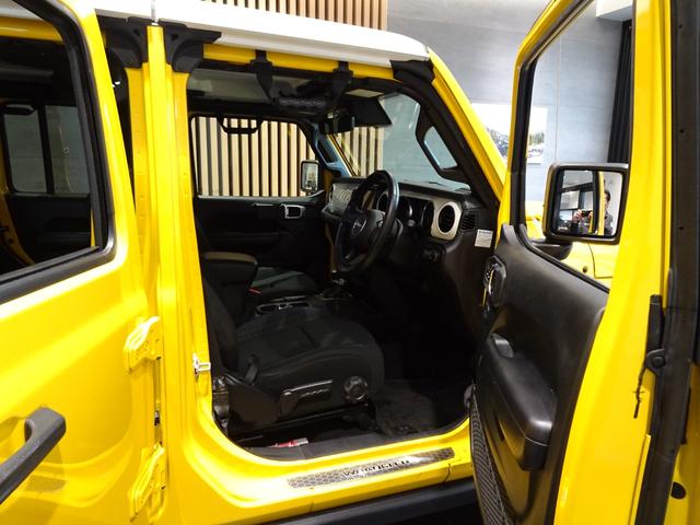 ジープ・ラングラーアンリミテッド アイランダー 限定車/3600CC/CarPlay/Bluetooth/Bカメラ/フロント・リアカメラ/前後障害物センサー/LEDヘッドライト/ETC/純正17インチAW(21枚目)