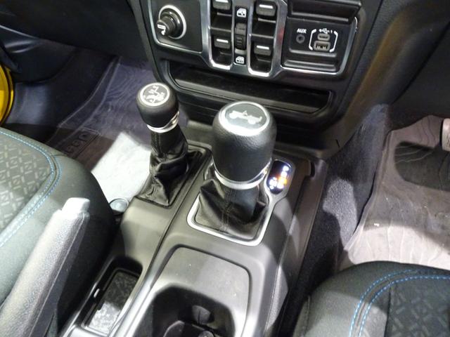 ジープ・ラングラーアンリミテッド アイランダー 限定車/3600CC/CarPlay/Bluetooth/Bカメラ/フロント・リアカメラ/前後障害物センサー/LEDヘッドライト/ETC/純正17インチAW(39枚目)