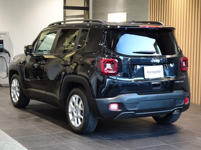 ジープ・レネゲード 　ワンオーナー　黒革シート　シートヒーター　前後ドラレコ　　衝突軽減ブレーキ　アダプティブクルーズコントロール　ＢＭＳ　ＥＴＣ　純正ナビ　ＡｐｐｌｅＣａｒＰｌａｙ　Ｂカメラ　フルセグＴＶ（5枚目）