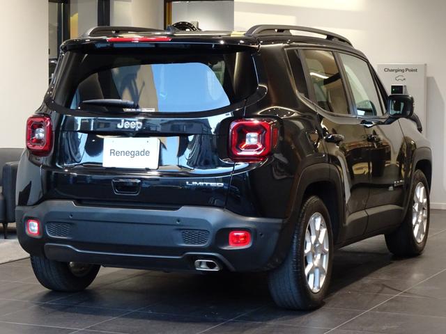 ジープ・レネゲード 　ワンオーナー　黒革シート　シートヒーター　前後ドラレコ　　衝突軽減ブレーキ　アダプティブクルーズコントロール　ＢＭＳ　ＥＴＣ　純正ナビ　ＡｐｐｌｅＣａｒＰｌａｙ　Ｂカメラ　フルセグＴＶ（7枚目）