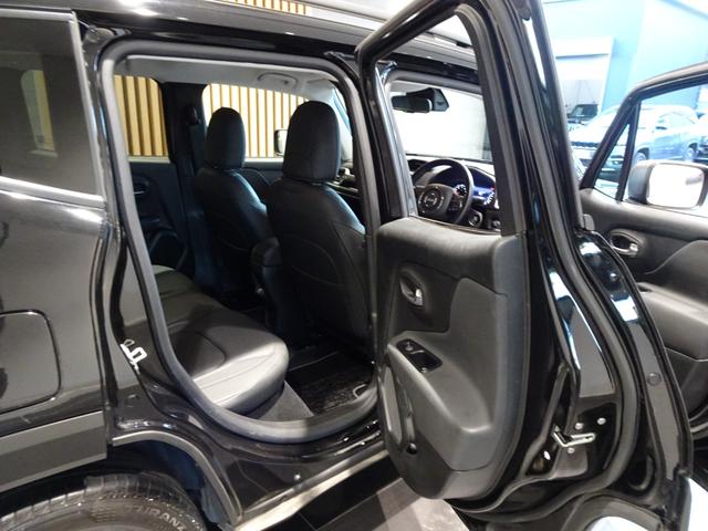 ジープ・レネゲード 　ワンオーナー　黒革シート　シートヒーター　前後ドラレコ　　衝突軽減ブレーキ　アダプティブクルーズコントロール　ＢＭＳ　ＥＴＣ　純正ナビ　ＡｐｐｌｅＣａｒＰｌａｙ　Ｂカメラ　フルセグＴＶ（18枚目）