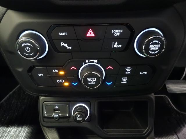 ジープ・レネゲード 　ワンオーナー　黒革シート　シートヒーター　前後ドラレコ　　衝突軽減ブレーキ　アダプティブクルーズコントロール　ＢＭＳ　ＥＴＣ　純正ナビ　ＡｐｐｌｅＣａｒＰｌａｙ　Ｂカメラ　フルセグＴＶ（41枚目）