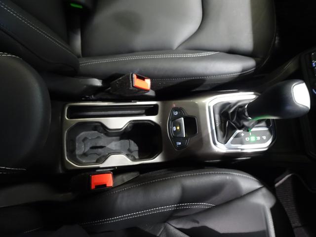 ジープ・レネゲード 　ワンオーナー　黒革シート　シートヒーター　前後ドラレコ　　衝突軽減ブレーキ　アダプティブクルーズコントロール　ＢＭＳ　ＥＴＣ　純正ナビ　ＡｐｐｌｅＣａｒＰｌａｙ　Ｂカメラ　フルセグＴＶ（43枚目）