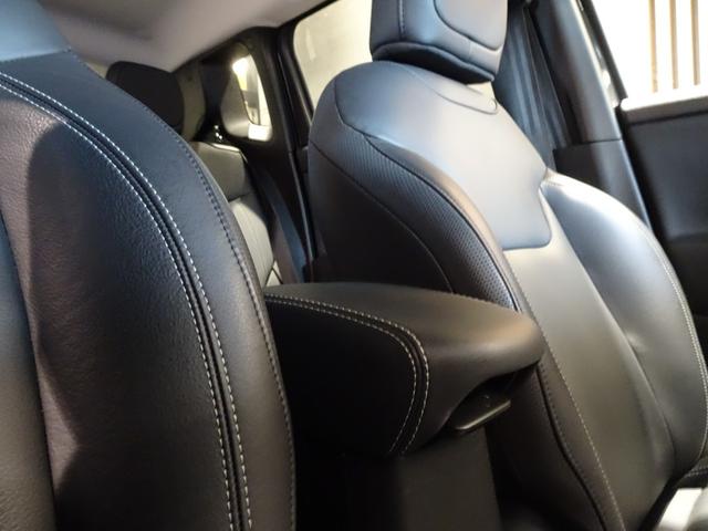 ジープ・レネゲード 　ワンオーナー　黒革シート　シートヒーター　前後ドラレコ　　衝突軽減ブレーキ　アダプティブクルーズコントロール　ＢＭＳ　ＥＴＣ　純正ナビ　ＡｐｐｌｅＣａｒＰｌａｙ　Ｂカメラ　フルセグＴＶ（44枚目）