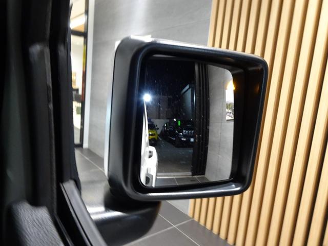 ジープ・ラングラーアンリミテッド 　ワンオーナー　黒革シ－ト　ＬＥＤライト　Ｂカメラ　Ｂｌｕｅｔｏｏｔｈ純正ナビ　　ＡｐｐｌｅＣａｒＰｌａｙ　ナビ　フルセグＴＶ　前面衝突警報　ＢＳＭ　　ＥＴＣ　　（ブライトホワイトクリアコート）（12枚目）