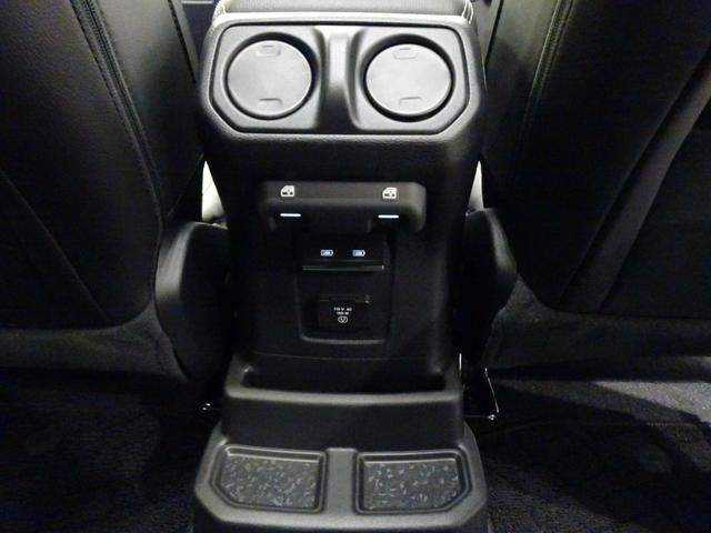 ジープ・ラングラーアンリミテッド 　ワンオーナー　黒革シ－ト　ＬＥＤライト　Ｂカメラ　Ｂｌｕｅｔｏｏｔｈ純正ナビ　　ＡｐｐｌｅＣａｒＰｌａｙ　ナビ　フルセグＴＶ　前面衝突警報　ＢＳＭ　　ＥＴＣ　　（ブライトホワイトクリアコート）（21枚目）