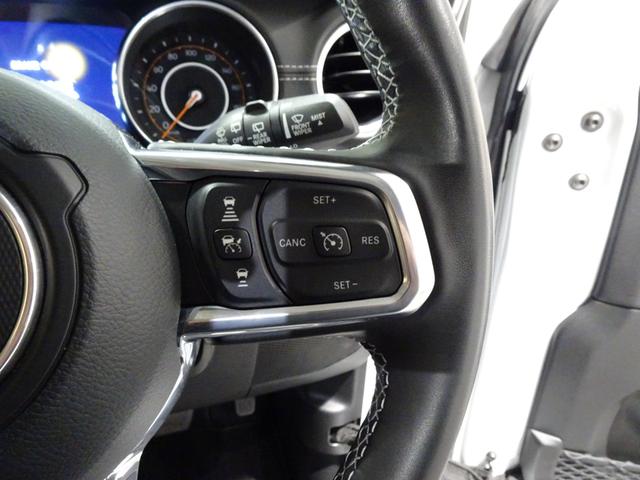 ジープ・ラングラーアンリミテッド 　ワンオーナー　黒革シ－ト　ＬＥＤライト　Ｂカメラ　Ｂｌｕｅｔｏｏｔｈ純正ナビ　　ＡｐｐｌｅＣａｒＰｌａｙ　ナビ　フルセグＴＶ　前面衝突警報　ＢＳＭ　　ＥＴＣ　　（ブライトホワイトクリアコート）（27枚目）