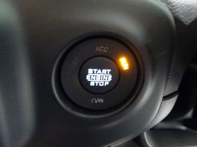 ジープ・ラングラーアンリミテッド 　ワンオーナー　黒革シ－ト　ＬＥＤライト　Ｂカメラ　Ｂｌｕｅｔｏｏｔｈ純正ナビ　　ＡｐｐｌｅＣａｒＰｌａｙ　ナビ　フルセグＴＶ　前面衝突警報　ＢＳＭ　　ＥＴＣ　　（ブライトホワイトクリアコート）（34枚目）