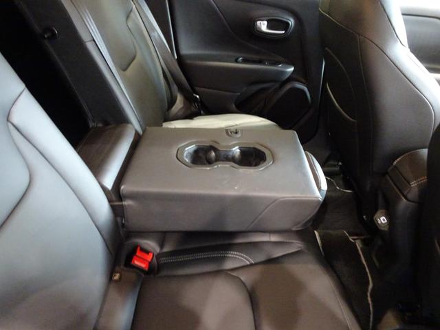 ジープ・レネゲード （19枚目）