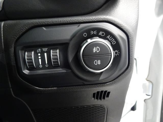 �I�[�g���C�g�W������