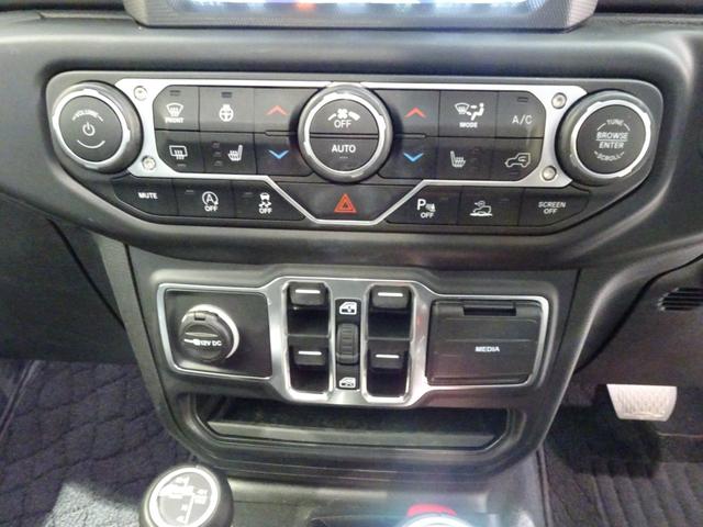 ���E�Ɨ��G�A�R��