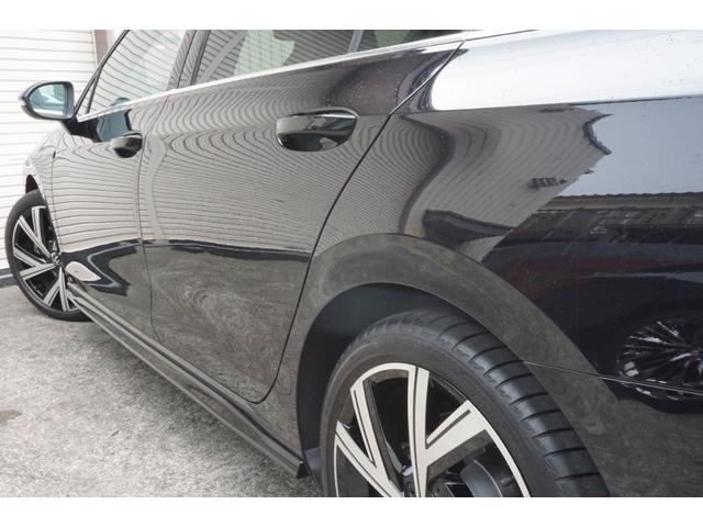 外装は艶々でとても綺麗な状態を保っております。