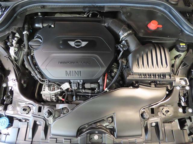 ＭＩＮＩ クーパーＤ　５ドア６０イヤーズ　エディション　特別仕様＝専用インテリア＋ヒーター付Ｙｏｕｒｓダークマロンレザーシート＋エクステリア＋ホイール＋装飾　衝突被害軽減ブレーキ搭載　タッチＨＤＤナビ＋ＥＴＣ　バックカメラ（24枚目）