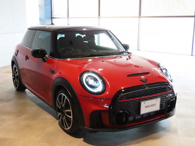 ＭＩＮＩ ジョンクーパーワークス　ジョンクーパーワークストリム　アップルカープレイインテグレーション＋ＥＴＣ２．０　パークセンサー付バックカメラ　デジタルメーター　電子サイドブレーキタイプＡＣＣ搭載　ヒータ付ダイナミカレザーコンビシート（16枚目）