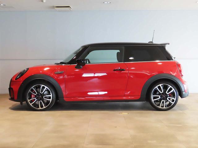 ＭＩＮＩ ジョンクーパーワークス　ジョンクーパーワークストリム　アップルカープレイインテグレーション＋ＥＴＣ２．０　パークセンサー付バックカメラ　デジタルメーター　電子サイドブレーキタイプＡＣＣ搭載　ヒータ付ダイナミカレザーコンビシート（17枚目）